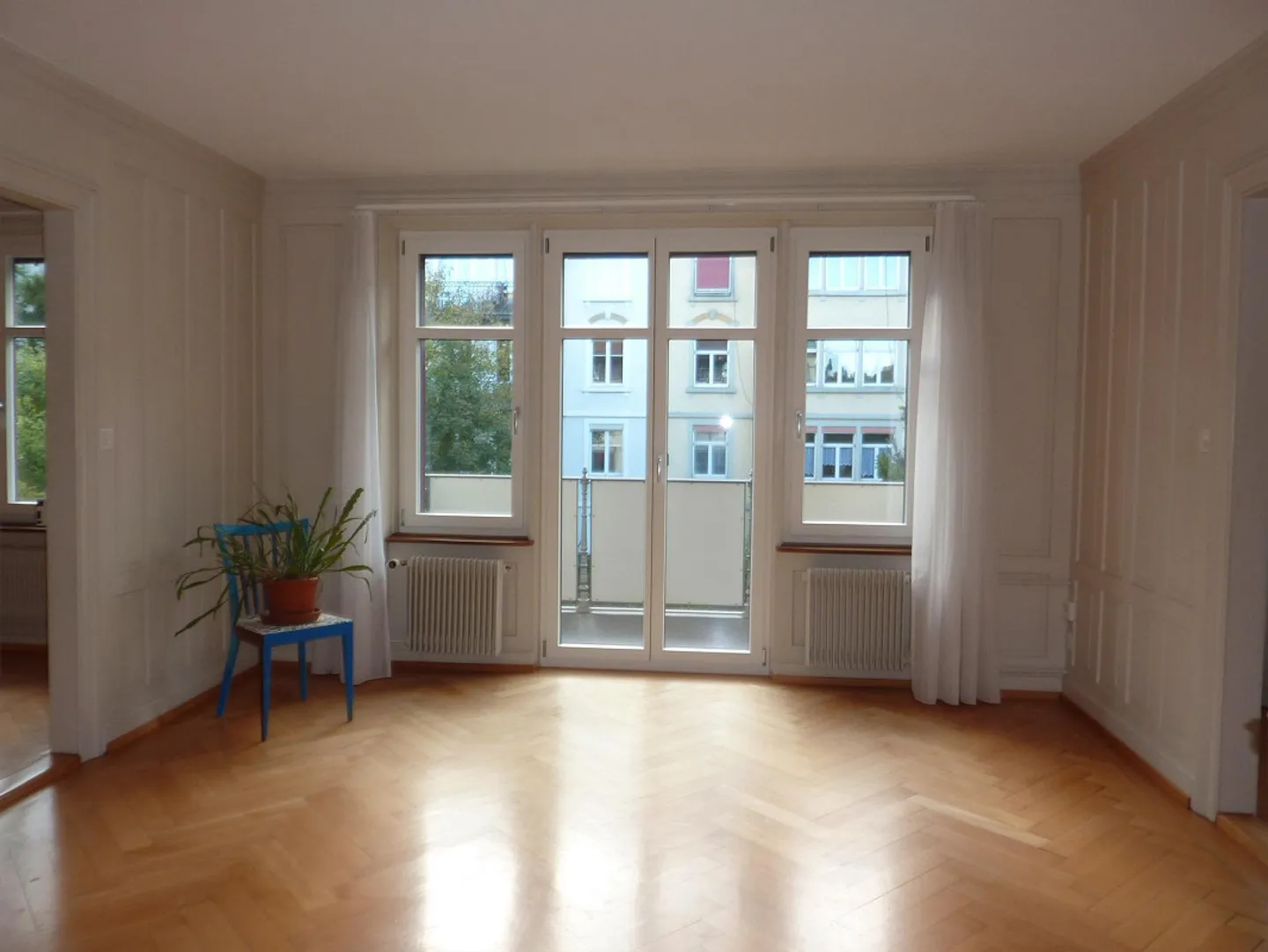 Art Nouveau Apartment in a Sought-After Location, Near the Old Town - Photo 7 of 13