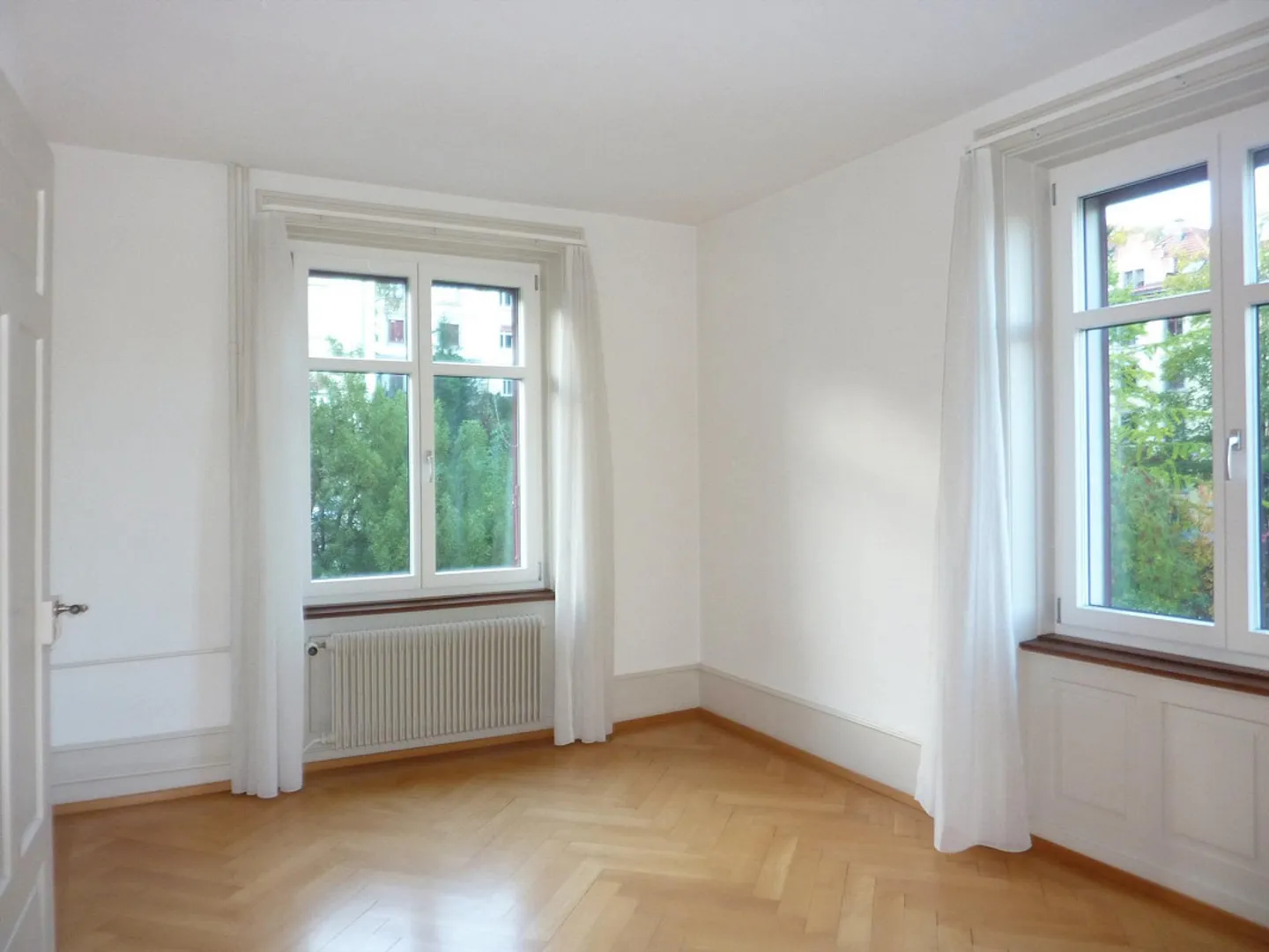 Art Nouveau Apartment in a Sought-After Location, Near the Old Town - Photo 11 of 13