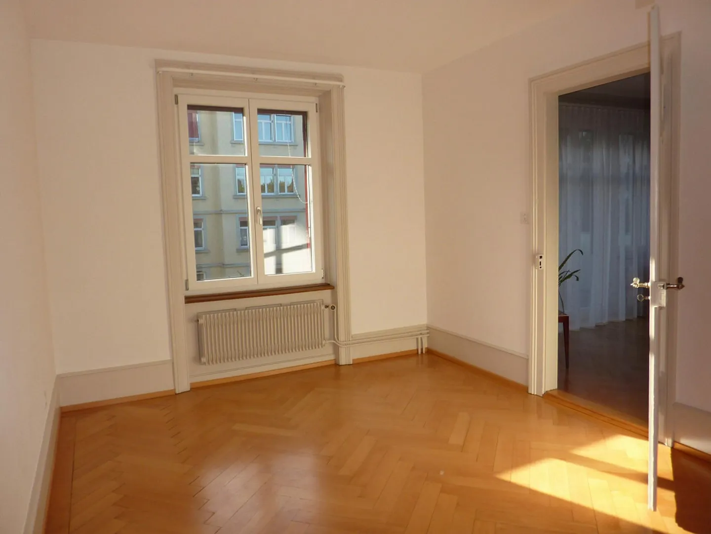 Art Nouveau Apartment in a Sought-After Location, Near the Old Town - Photo 12 of 13