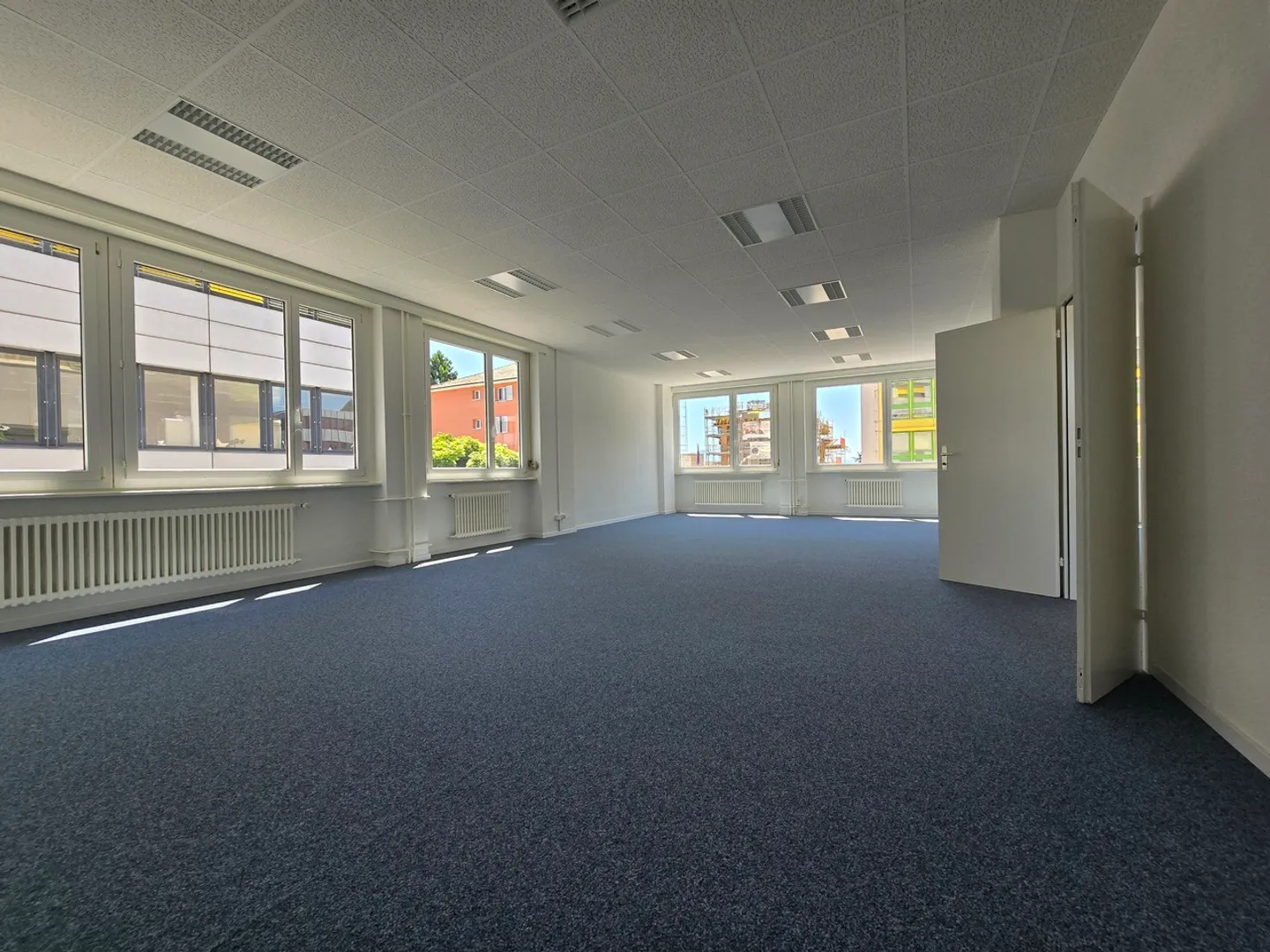 Office on the 1st floor - 110m2 - Photo 1 of 3