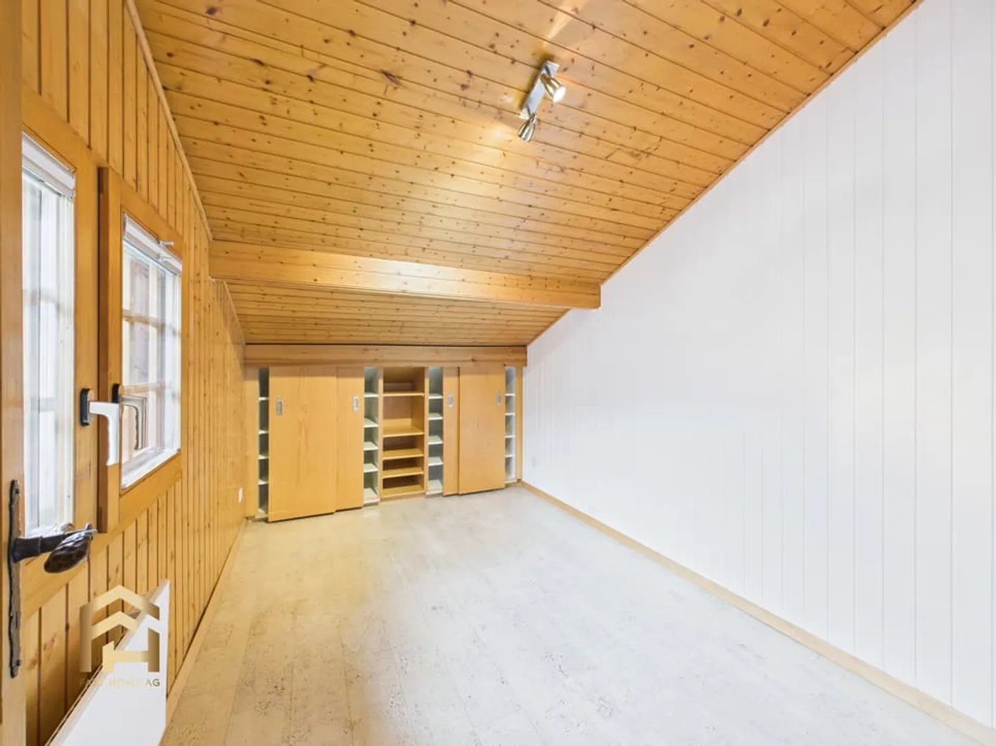 Charming 4.5-room apartment with expansion potential in the village - Photo 10 of 13