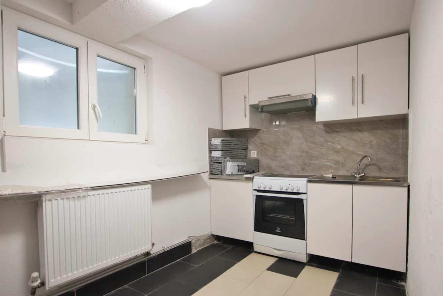 House with 5 rooms and double basement + swimming pool - Photo 15 of 15