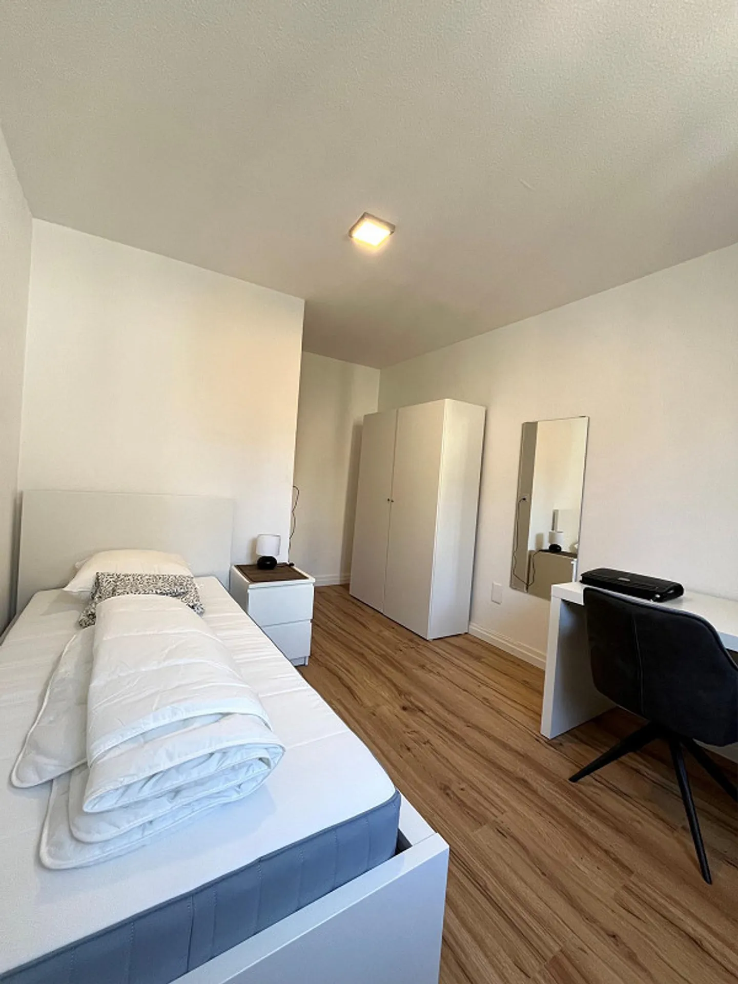 Camera arredata in una posizione centrale - Foto 2 di 5