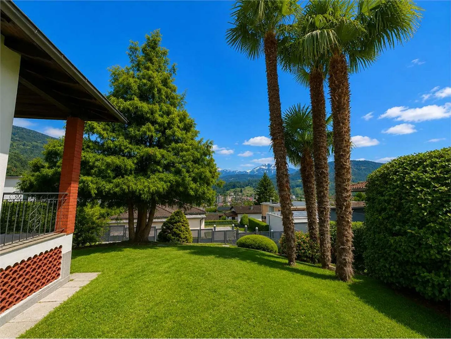 Casa unifamiliare con giardino - Foto 1 di 13