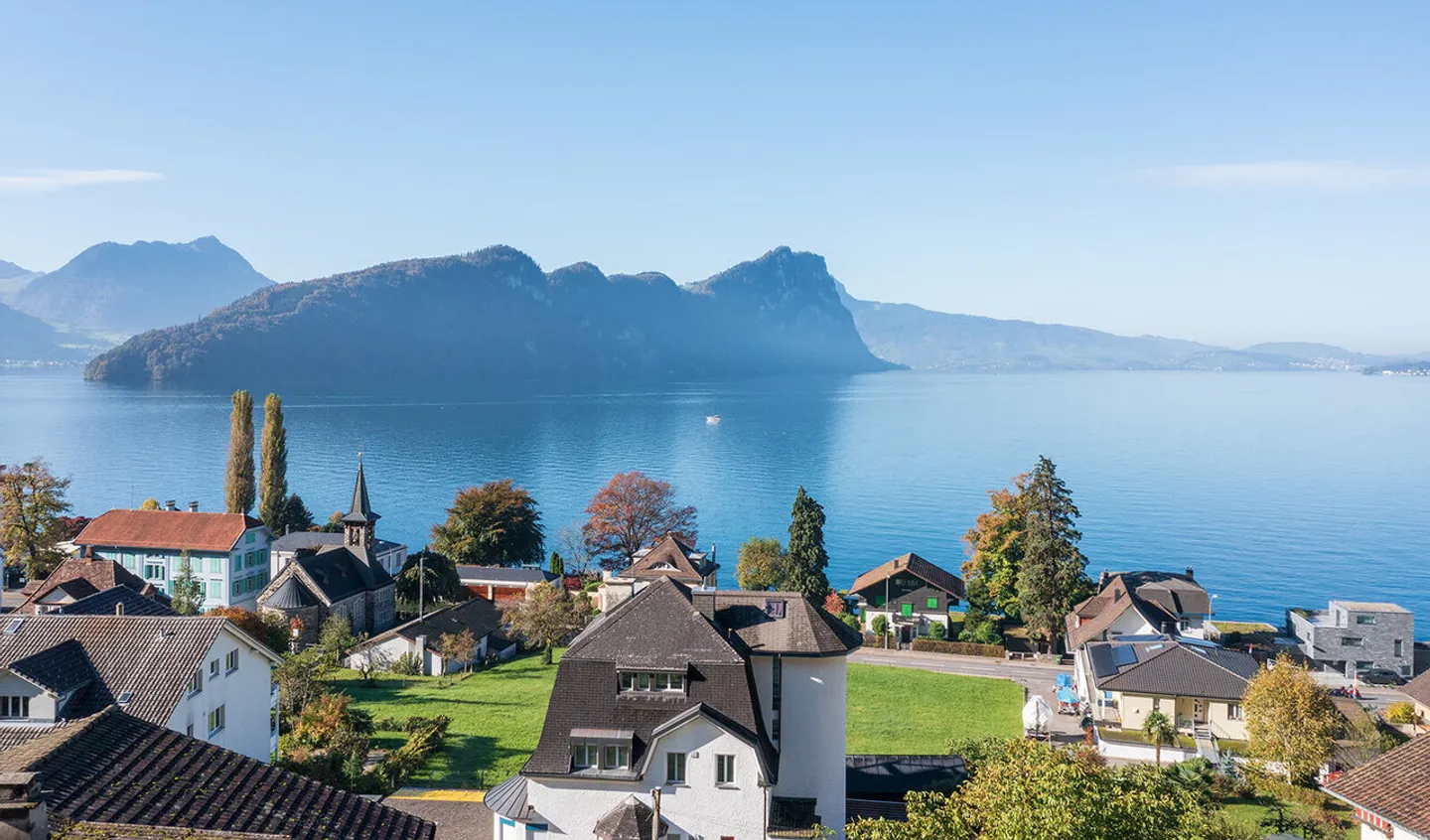 Investitionsgrundstück mit Seesicht - Foto 1 von 11