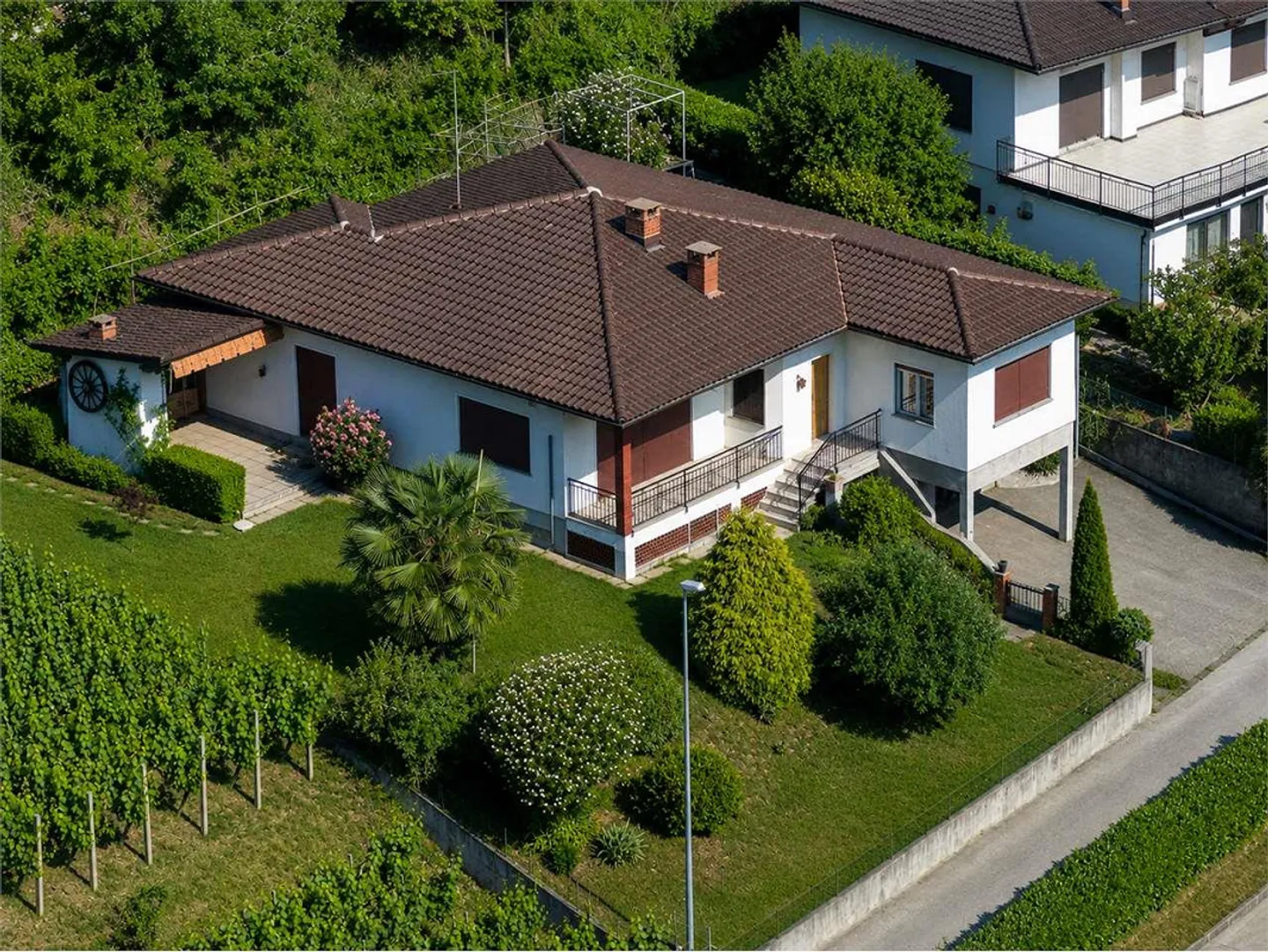 Casa unifamiliare con giardino - Foto 3 di 13