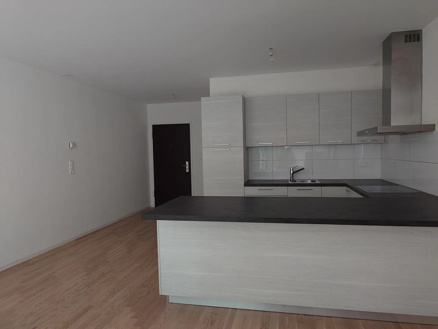 Charming Studio Apartment - Photo 2 of 3