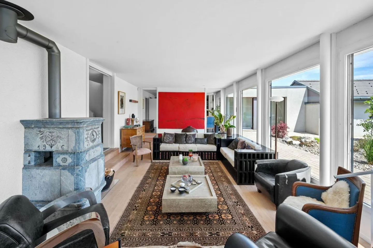 Maison de campagne contemporaine avec vue sur le lac et les Alpes - Photo 3 sur 13