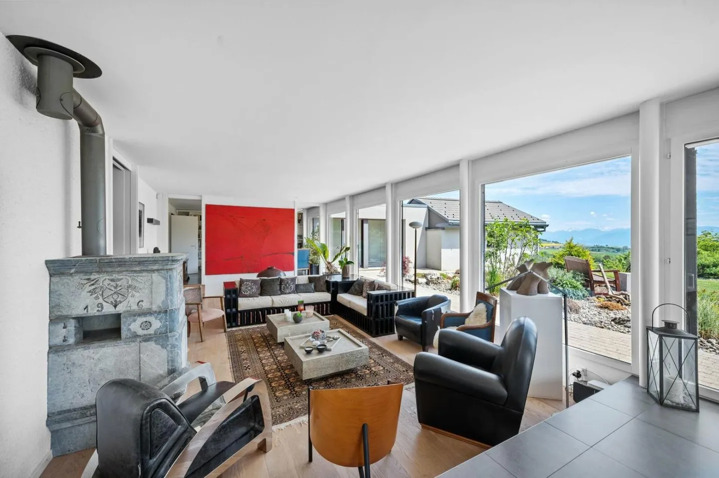 Maison de campagne contemporaine avec vue sur le lac et les Alpes - Photo 5 sur 13
