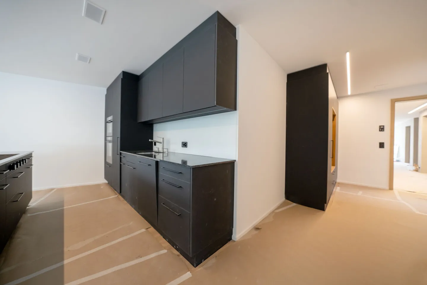 Modernes Apartment mit grossen Aussenflächen - Foto 3 von 7