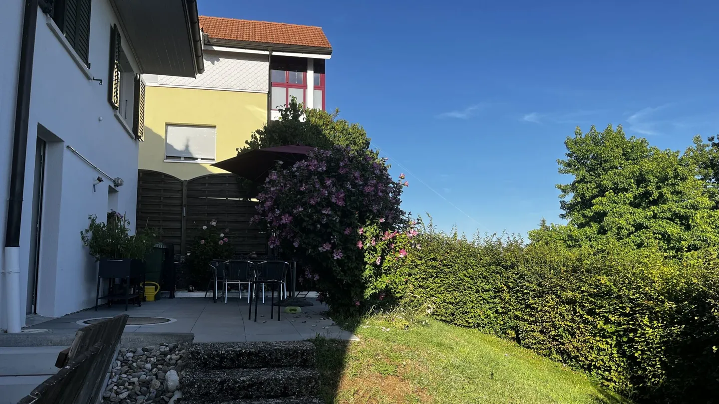 Charmante Wohnung mit Alpensicht - Foto 2 von 6