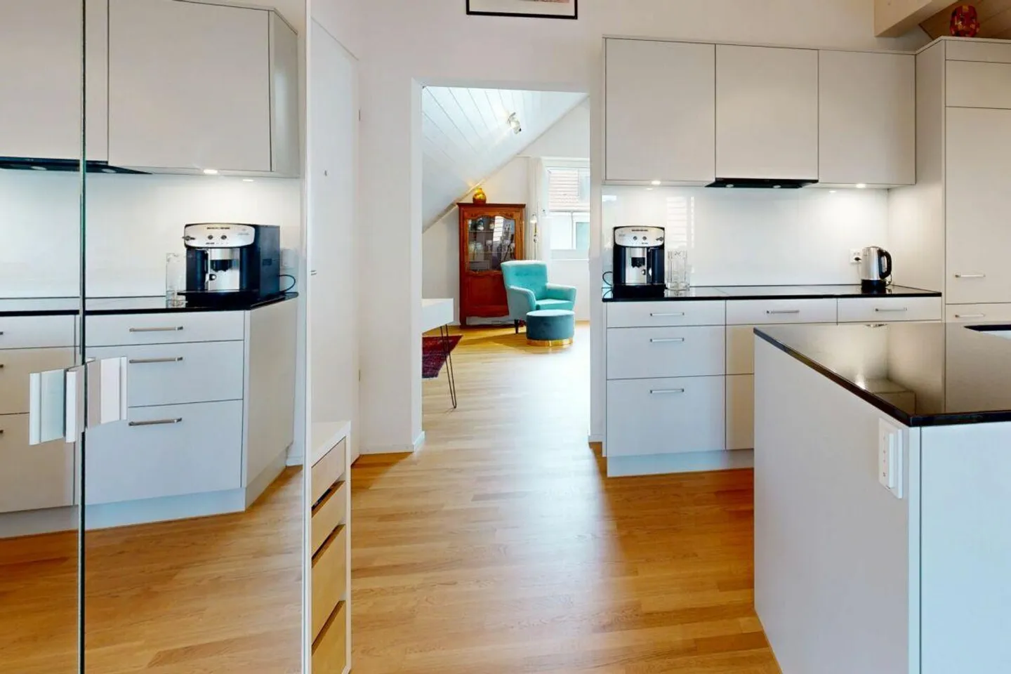 Modern 3.5-room apartment with private washing tower and carport - Photo 3 of 18