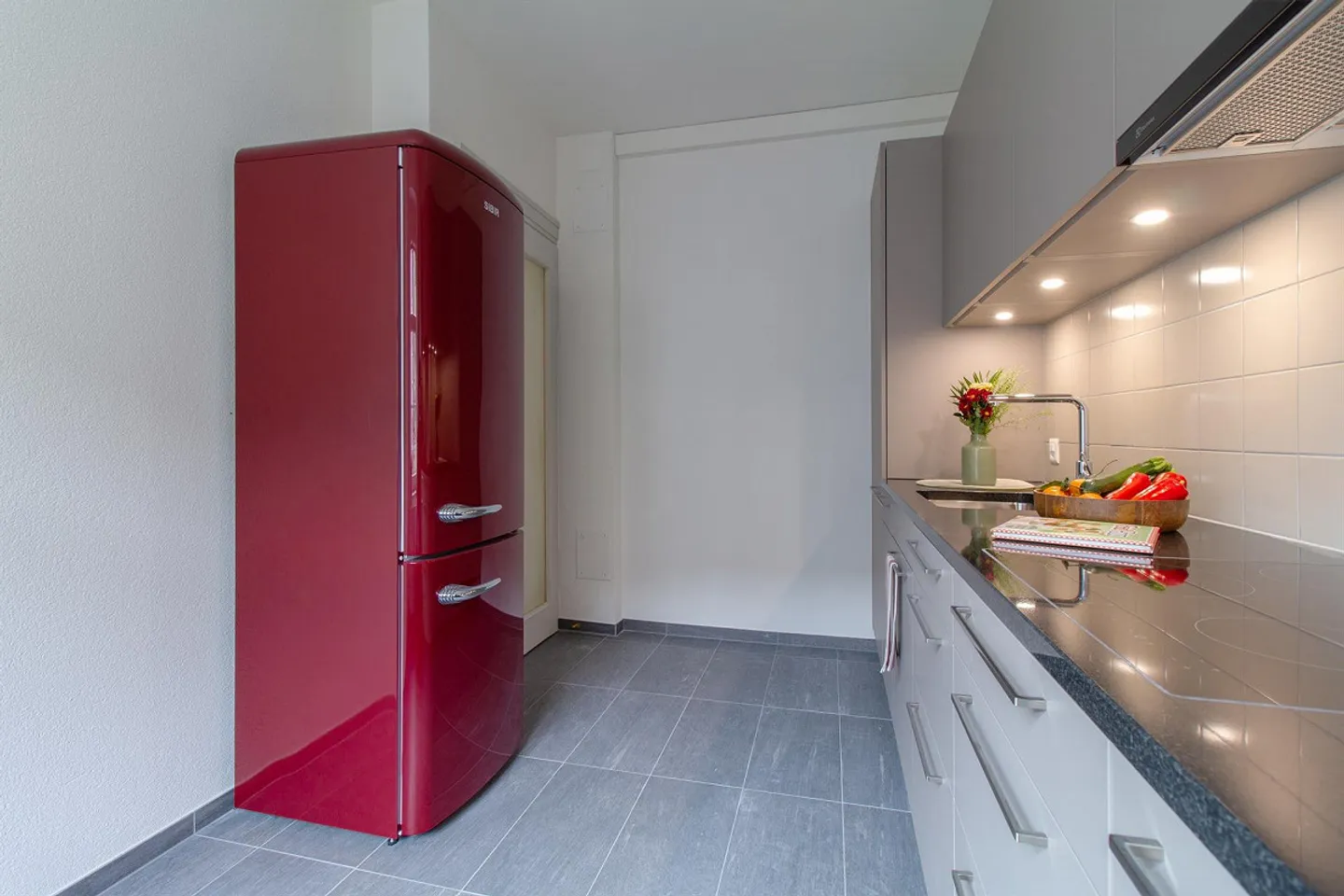 Spacious 5-Room Apartment - Photo 2 of 9