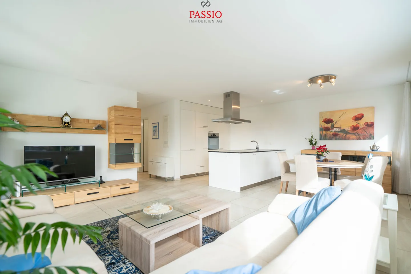 Moderne 4.5-Zimmer Wohnung mit Balkon an zentraler Lage - Foto 1 von 20