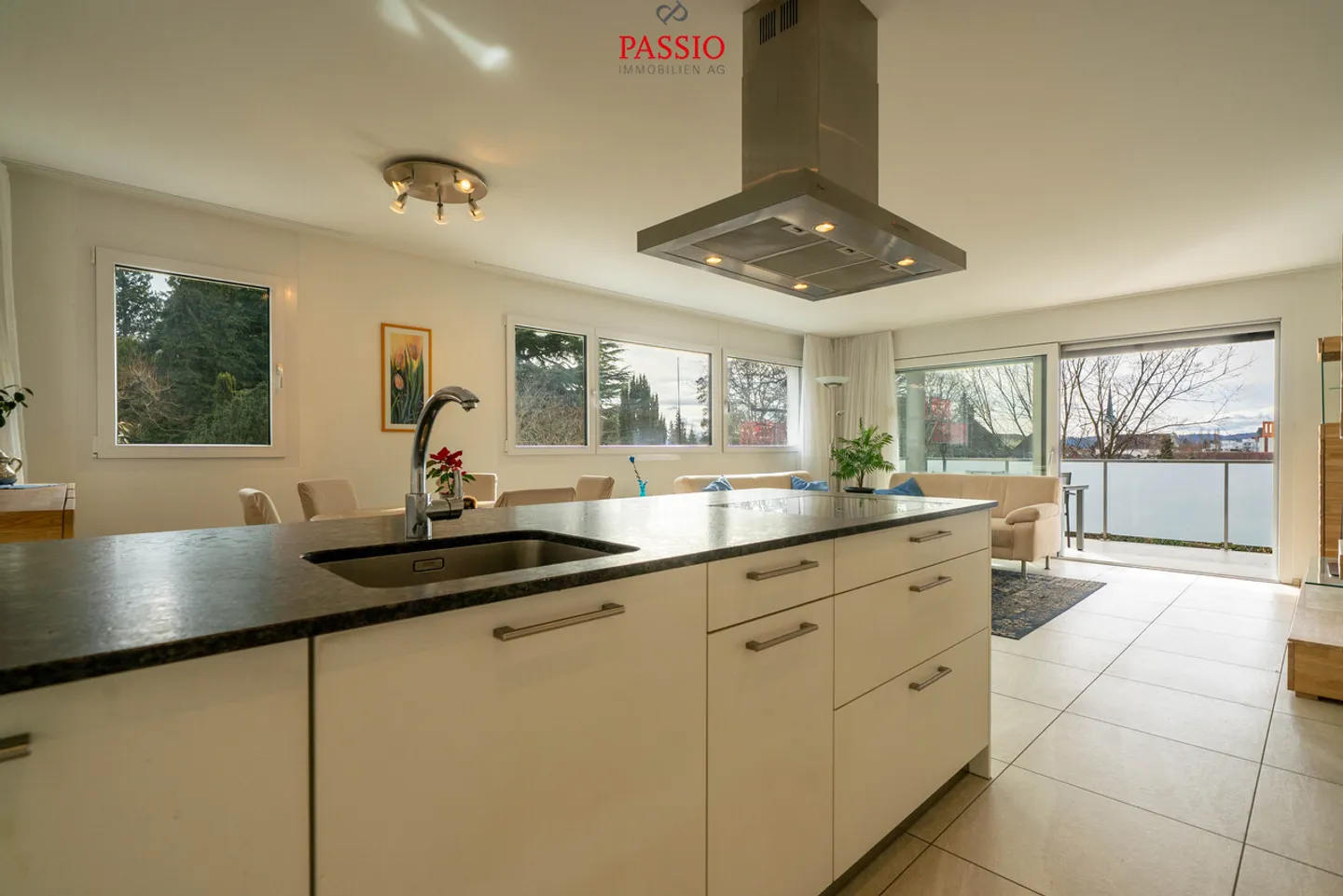 Moderne 4.5-Zimmer Wohnung mit Balkon an zentraler Lage - Foto 8 von 20