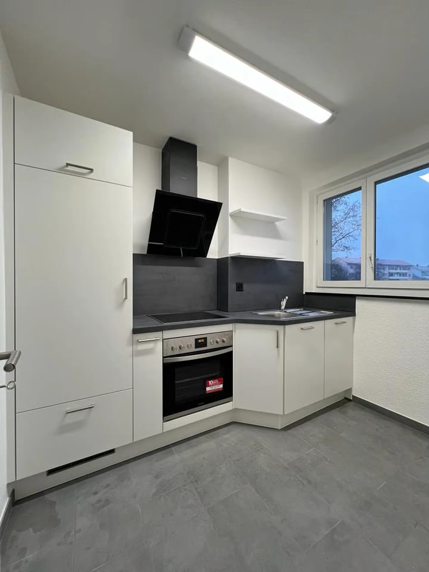 Teilrenovierte 3.5-Zimmer-Wohnung mit neuer Küche - Foto 1 di 16