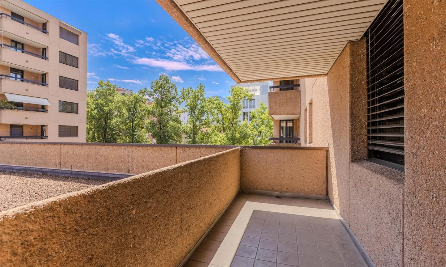 SPACIOUS COMMERCIAL SPACE IN CENTRAL AREA OF VIGANELLO - Photo 3 of 10