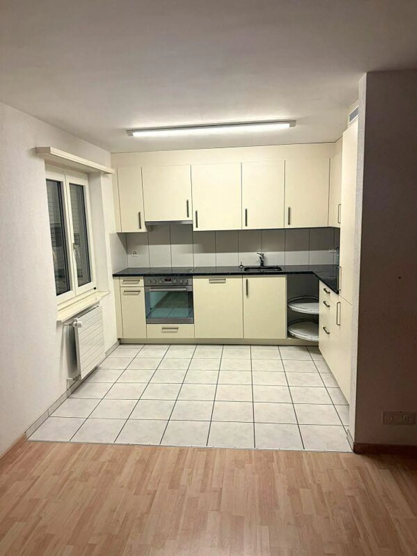 Appartamento luminoso di 3,5 stanze in affitto - Foto 2 di 6