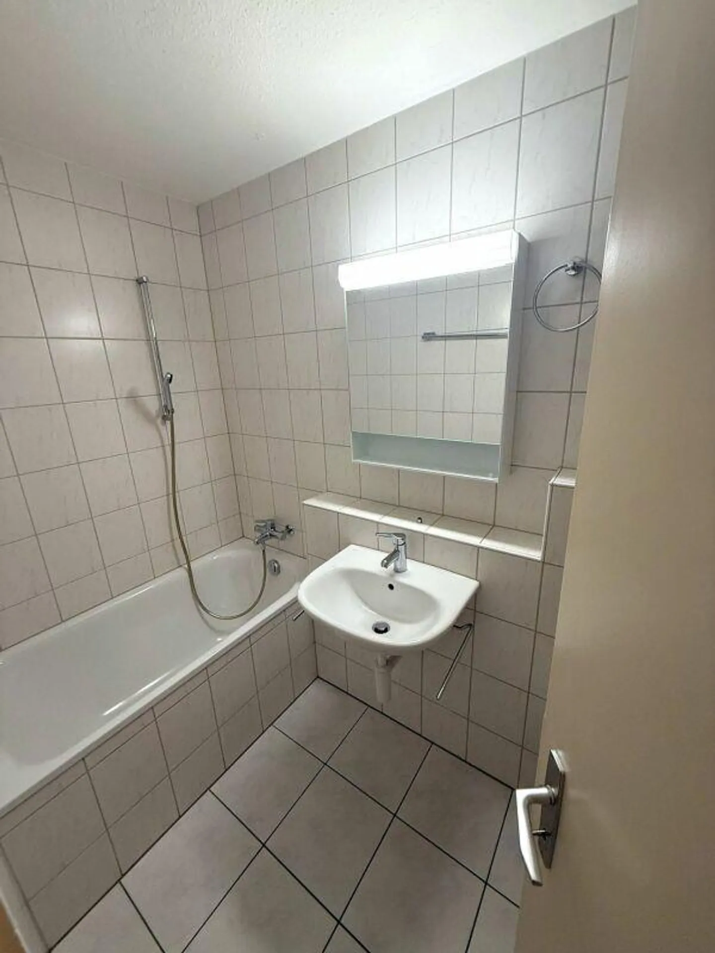 Appartamento luminoso di 3,5 stanze in affitto - Foto 5 di 6