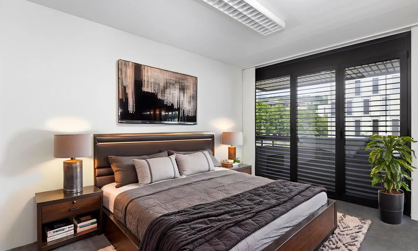 SPACIOUS COMMERCIAL SPACE IN CENTRAL AREA OF VIGANELLO - Photo 4 of 10