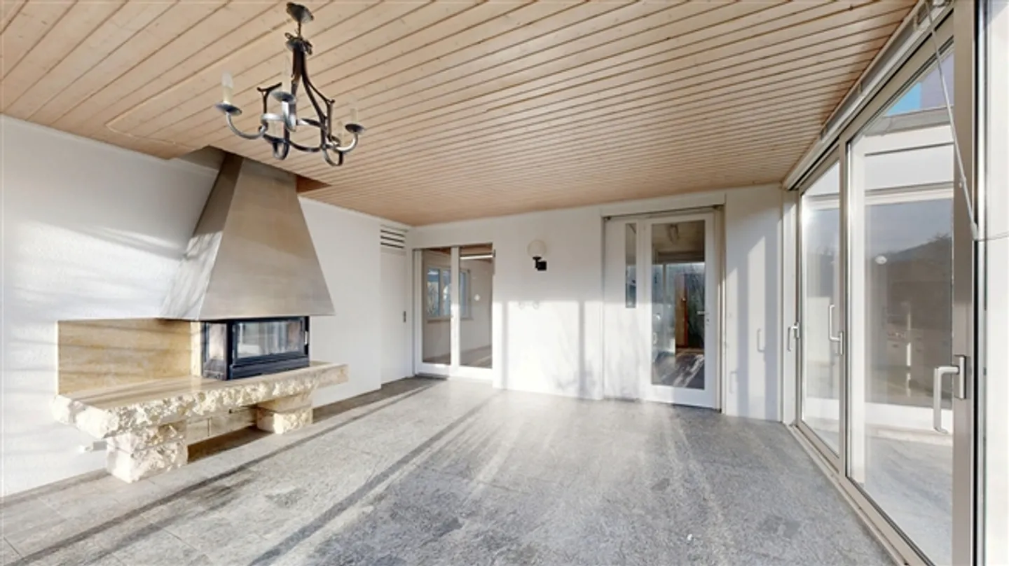 Geräumiges Einfamilienhaus mit Pool - Foto 11 von 20