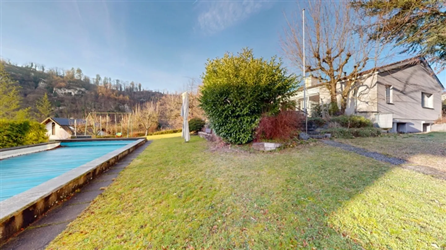 Geräumiges Einfamilienhaus mit Pool - Foto 13 von 20