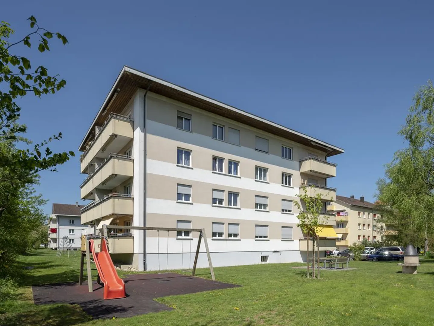 RENT WITHOUT DEPOSIT - Quiet residential area, yet centrally located - Photo 2 of 7