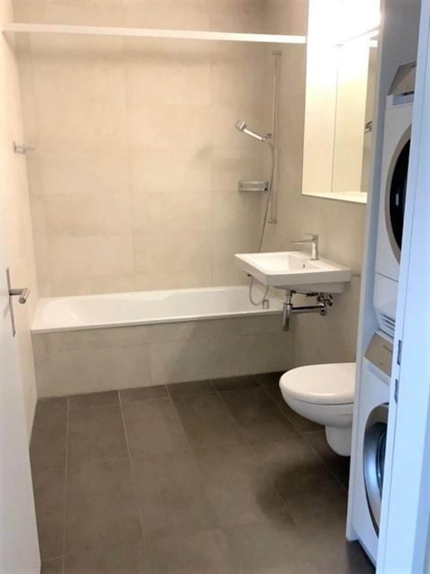 Moderne 2.5-Zimmerwohnung - Foto 3 von 5