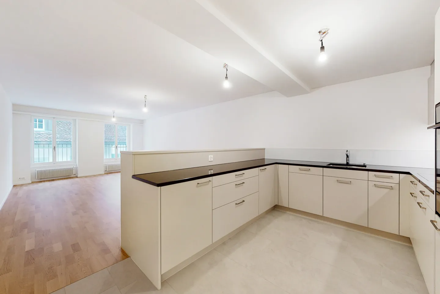 Appartement rénové au cœur de Soleure ! Locataire immédiat recherché... - Photo 2 sur 13