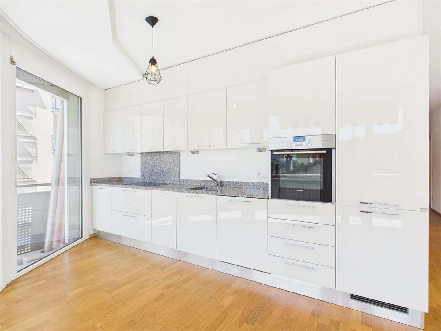 Bellinzona - 4.5 room apartment available immediately - Photo 9 of 10