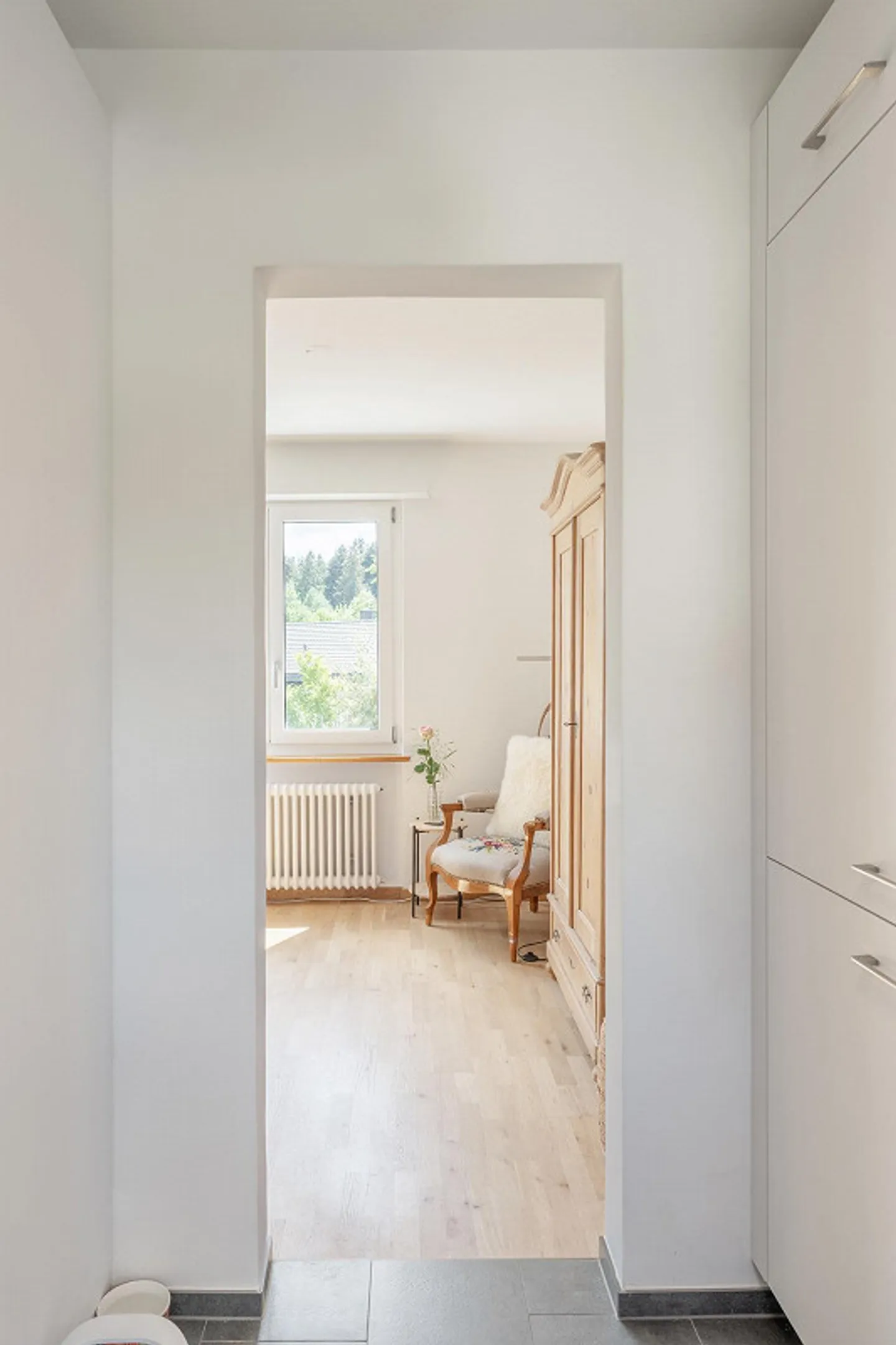 Incantevole casa bifamiliare di 3,5 locali con grande oasi giardino - Foto 10 di 15