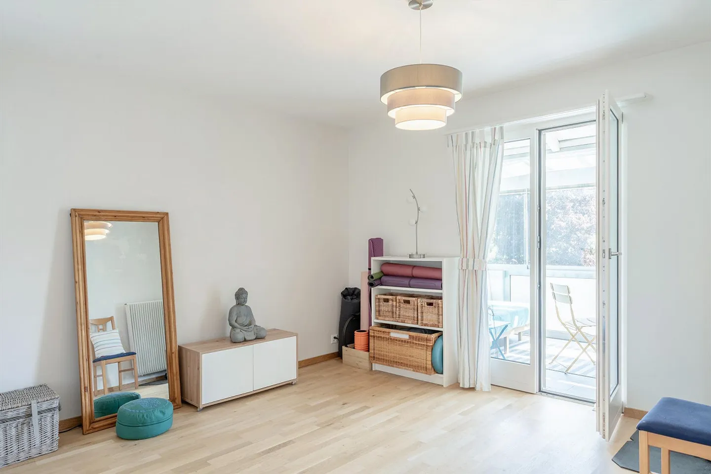 Incantevole casa bifamiliare di 3,5 locali con grande oasi giardino - Foto 12 di 15