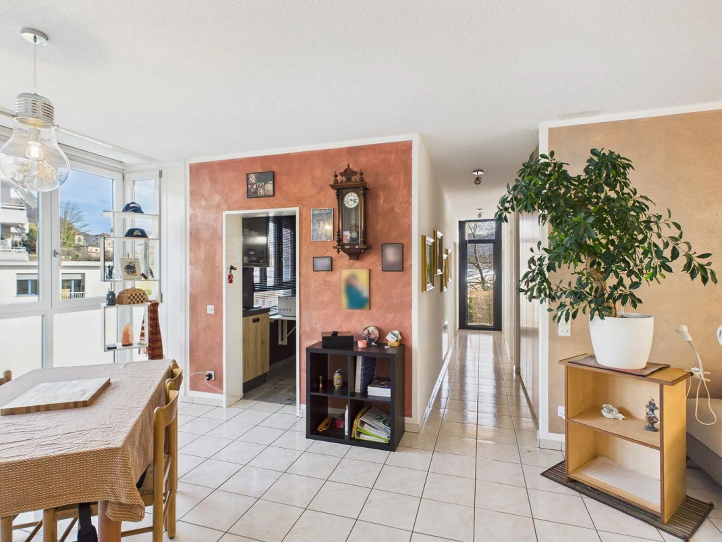 Bright 3½ room apartment with terrace in a convenient area - Photo 2 of 20