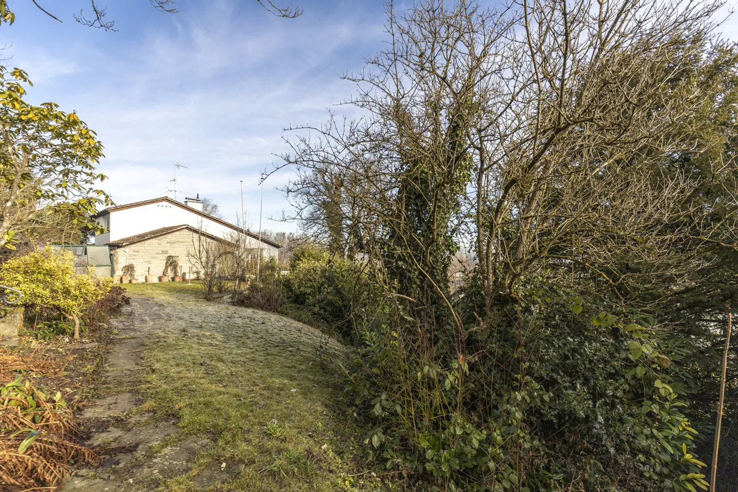 Attractive building plot with old property - Photo 3 of 6