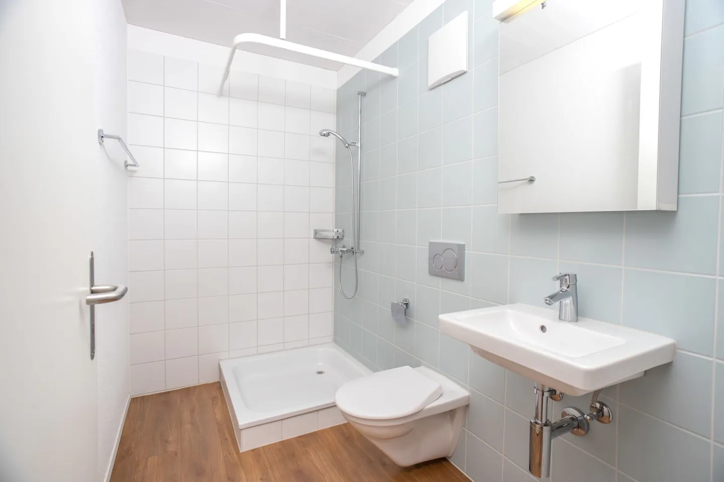 Helle Wohnung mit grossem Balkon - Foto 8 von 12