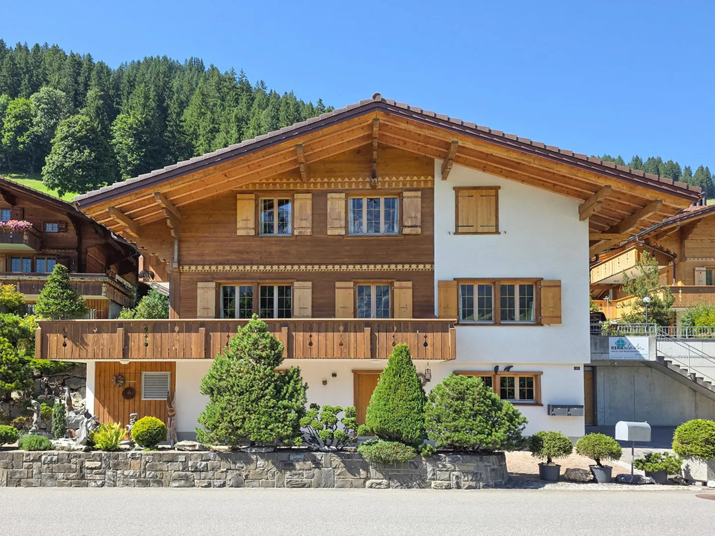 Zweifamilienhaus - Foto 1 von 30