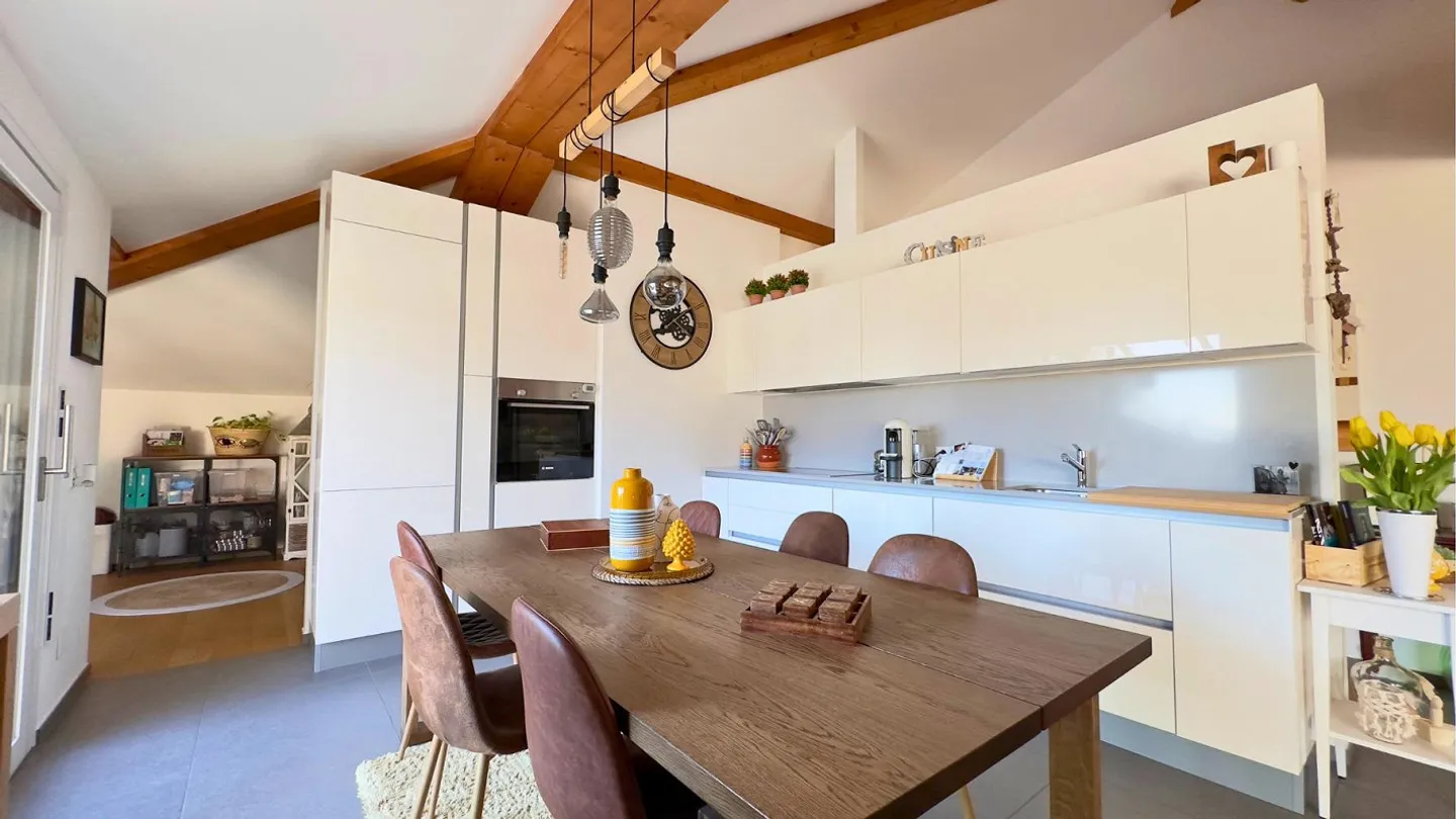 Modern und helles 4.5-Zimmer-Wohnung mit großen Außenflächen (4 Terrassen) - Foto 3 von 19