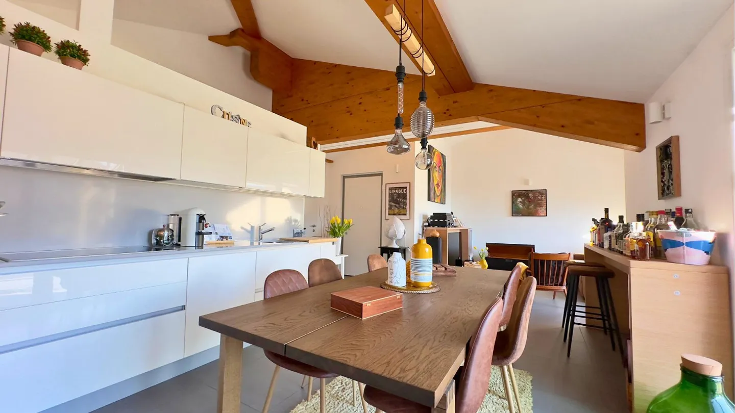 Modern und helles 4.5-Zimmer-Wohnung mit großen Außenflächen (4 Terrassen) - Foto 4 von 19