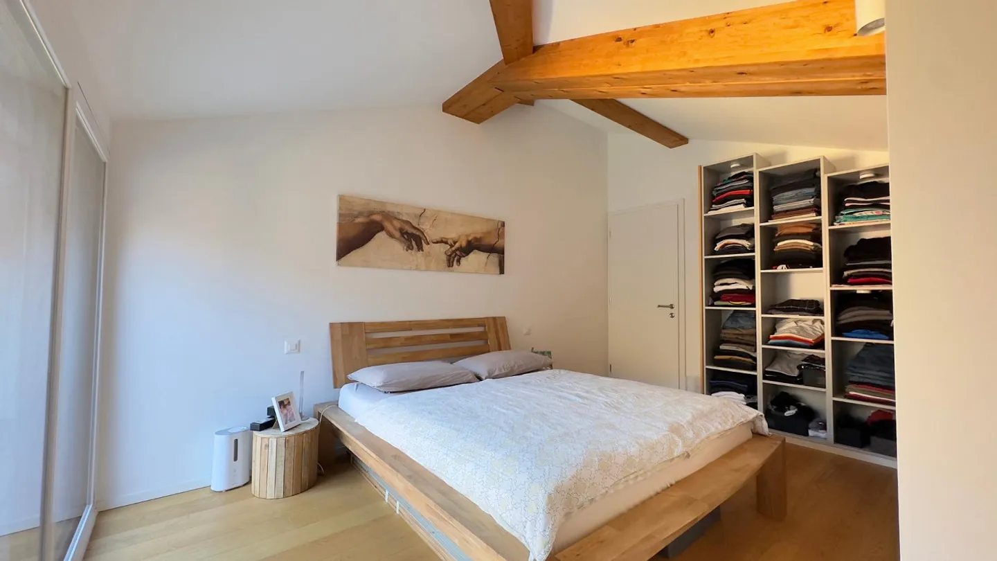 Modern und helles 4.5-Zimmer-Wohnung mit großen Außenflächen (4 Terrassen) - Foto 7 von 19