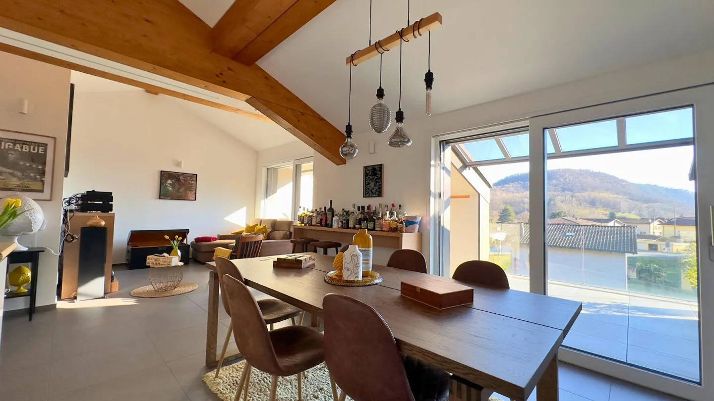 Modern und helles 4.5-Zimmer-Wohnung mit großen Außenflächen (4 Terrassen) - Foto 1 von 19