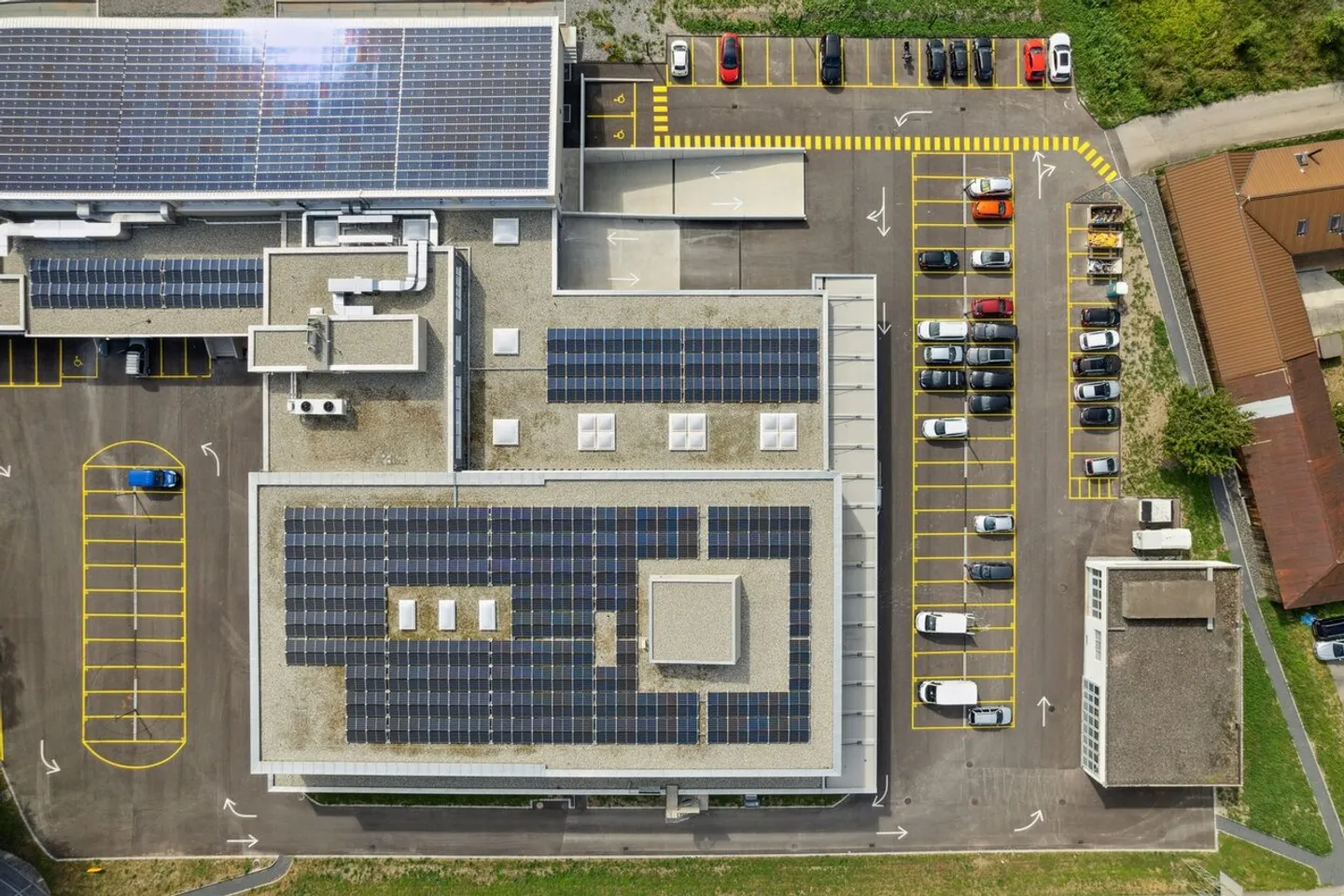 Gewerbefläche in Bex - Foto 2 von 2