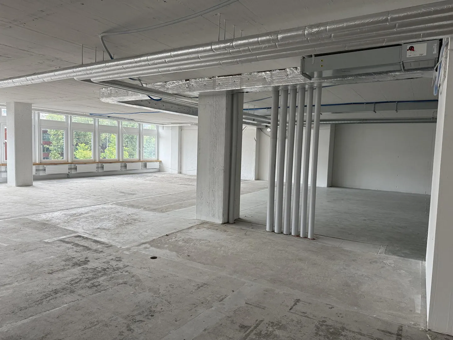 Espace commercial/bureau lumineux et spacieux dans un emplacement central - Photo 4 sur 5