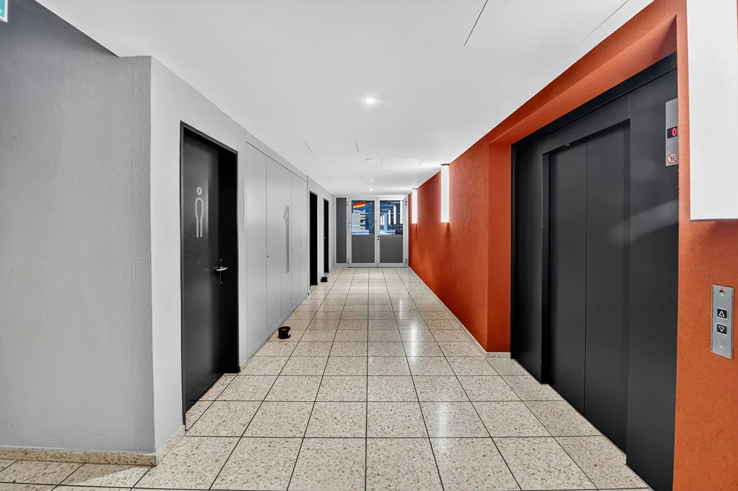 Espace commercial/bureau lumineux et spacieux dans un emplacement central - Photo 5 sur 5