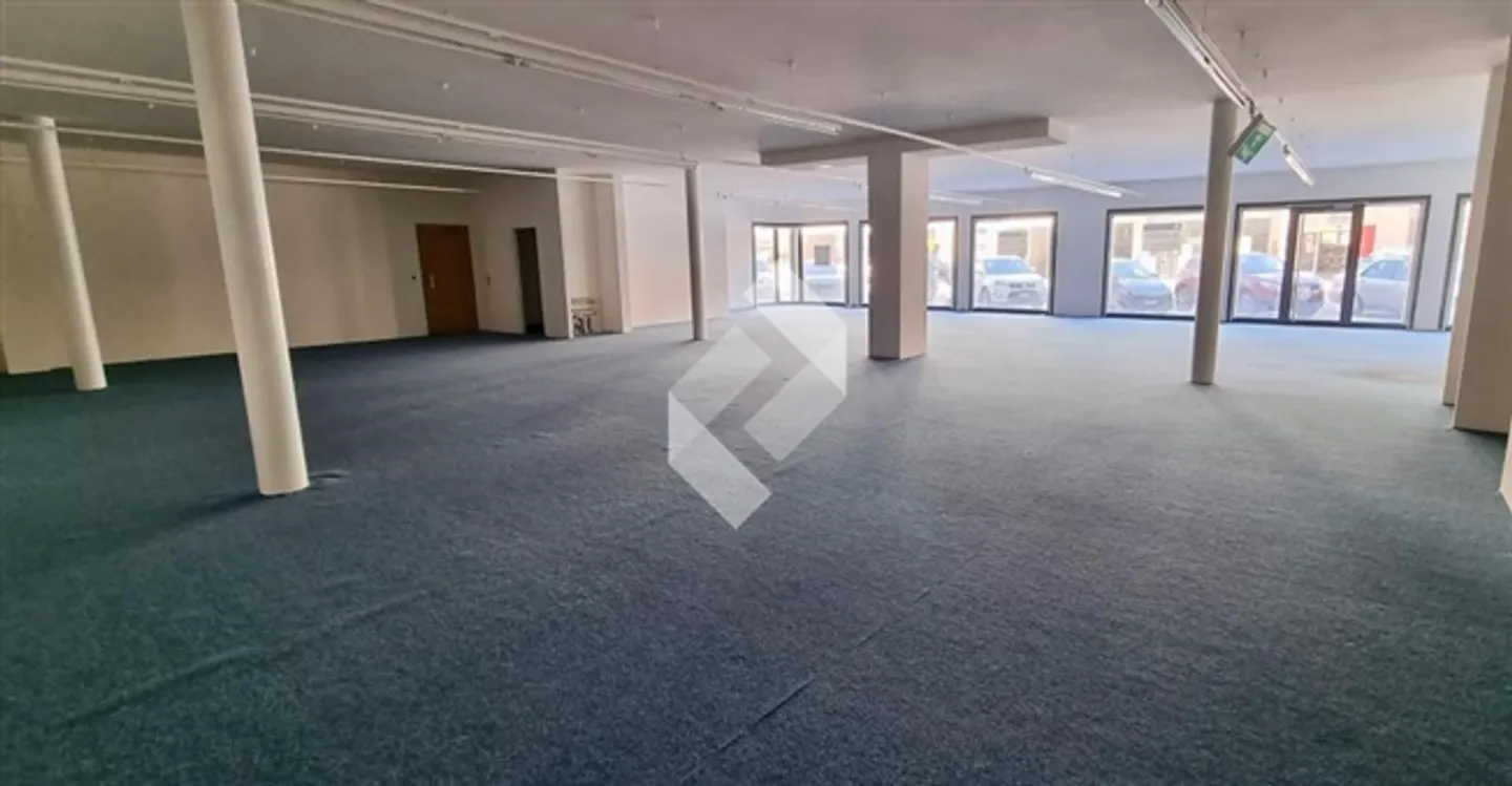 Espace commercial dans la ville de Sierre - Photo 3 sur 5