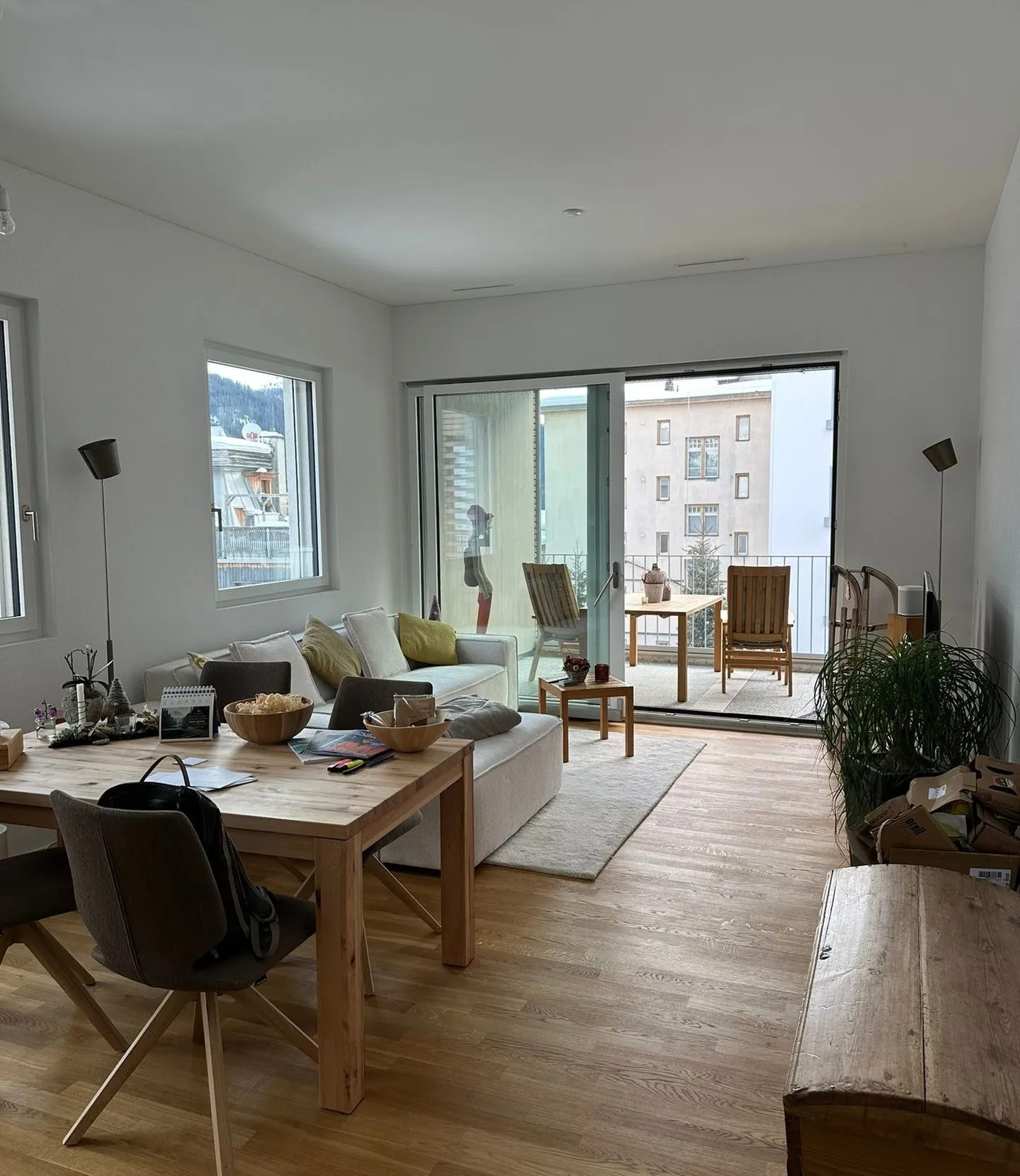 Modern 3.5-room apartment with mountain view in Davos Platz - Photo 1 of 5