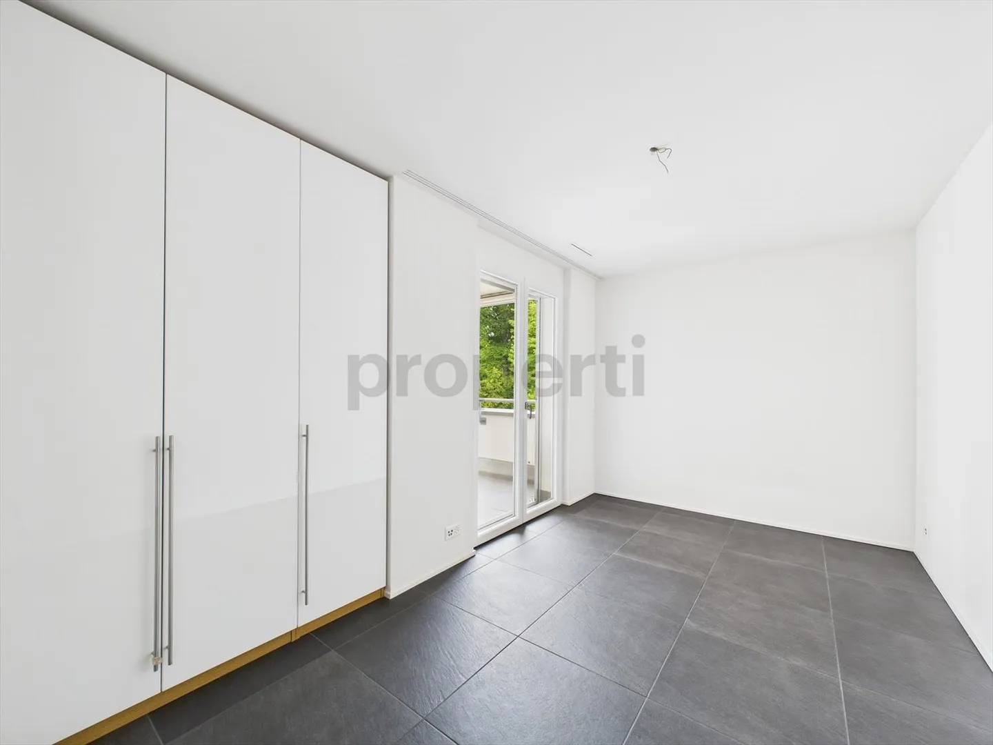 High-quality 4.5 room penthouse apartment in Oberglatt - Photo 5 of 13