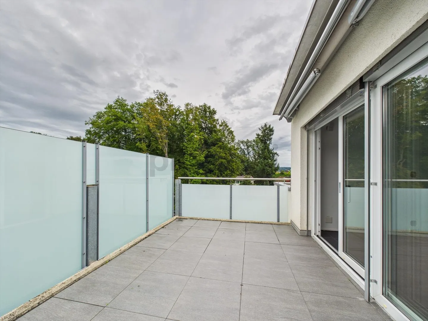 High-quality 4.5 room penthouse apartment in Oberglatt - Photo 11 of 13