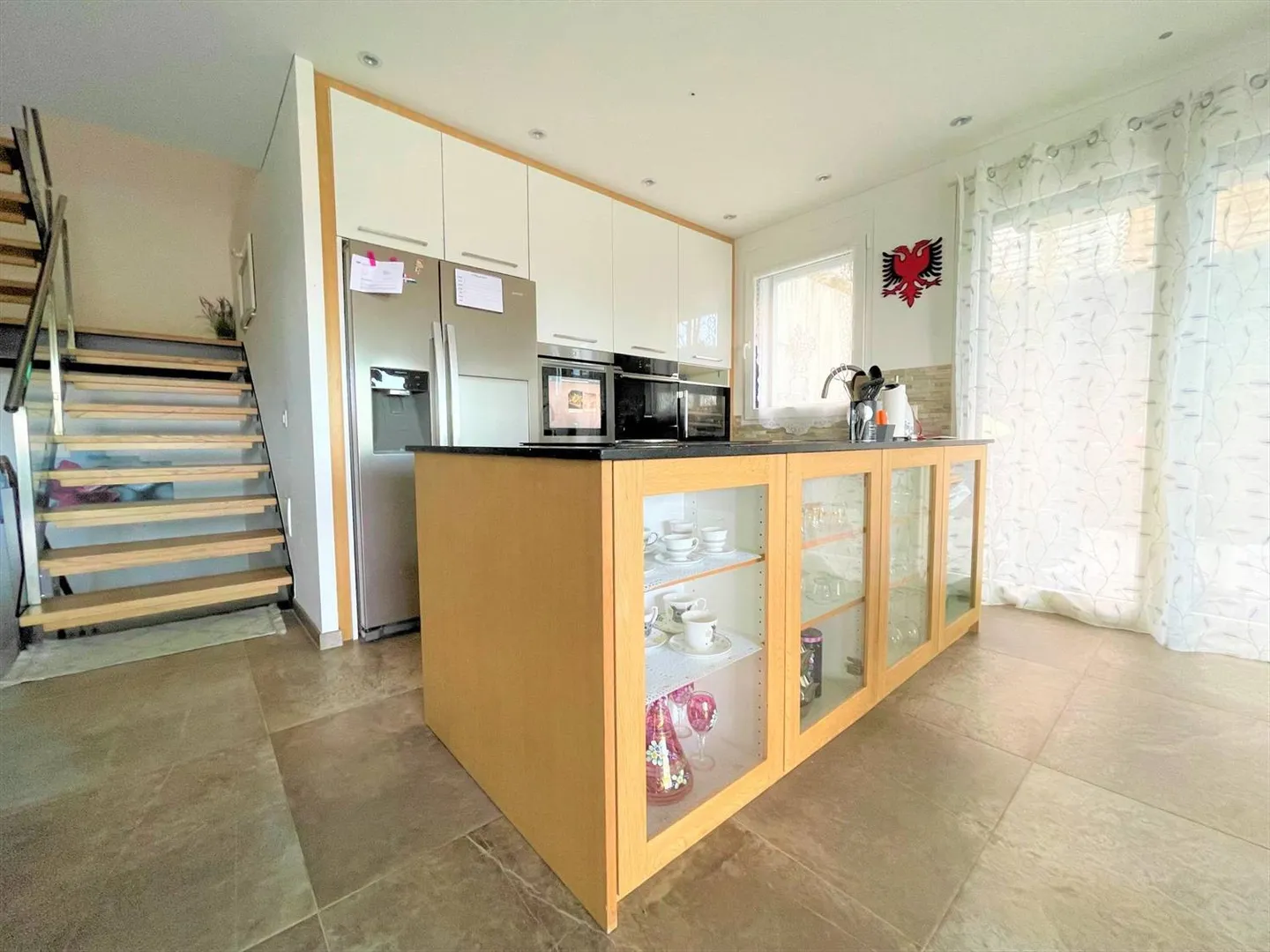 Appartement spacieux de 4,5 pièces avec cave, jardin et vue sur le lac - Photo 4 sur 13