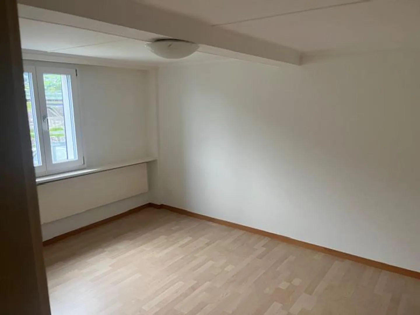 Appartamento d'epoca di 3,5 stanze al piano rialzato - Foto 2 di 10