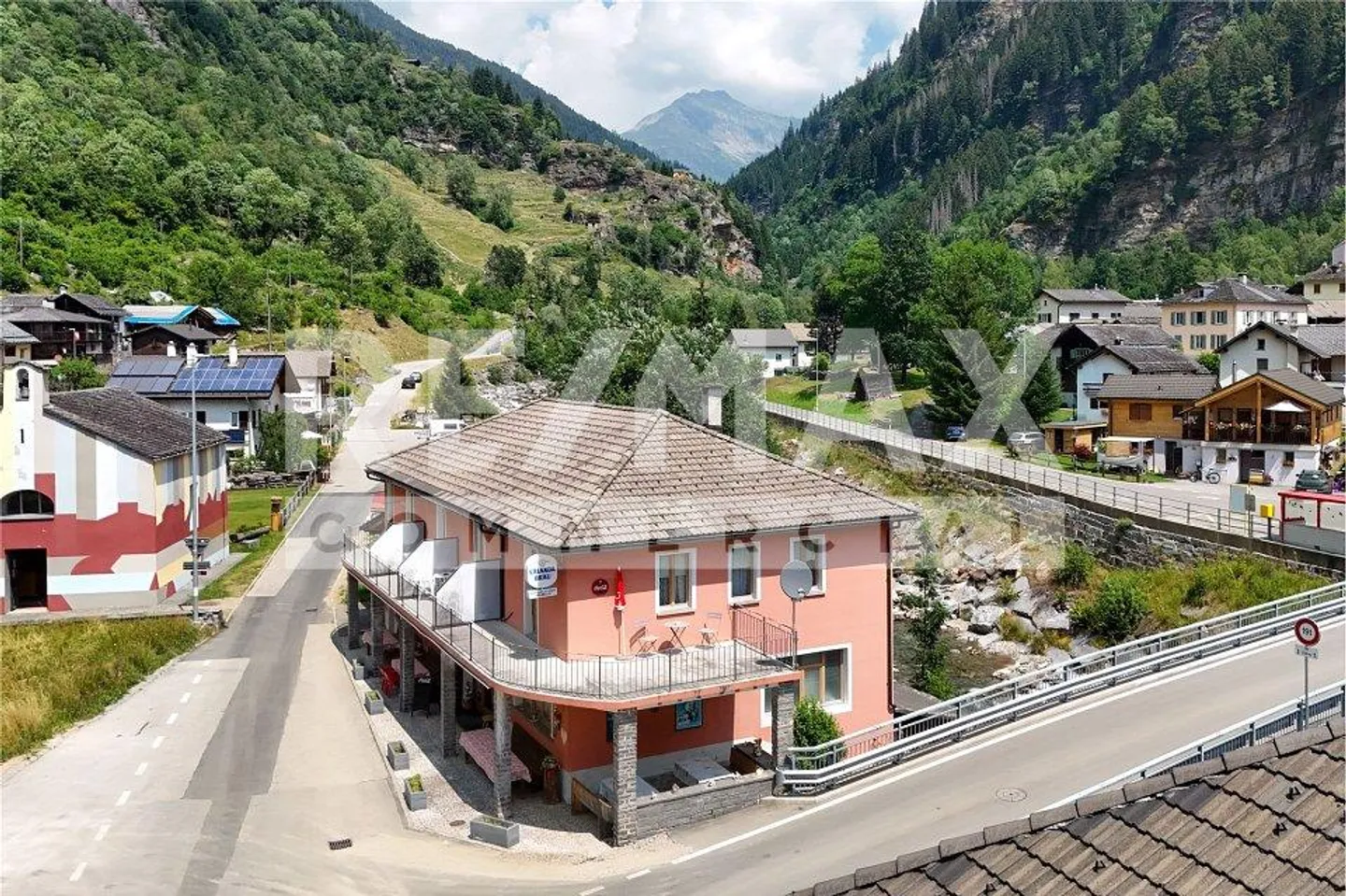 Motel avec restaurant au cœur de la Val Calanca (Rossa, GR) - Photo 3 sur 13